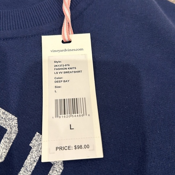 Vineyard Vines navy sweatshirt. - Picture 2 of 3